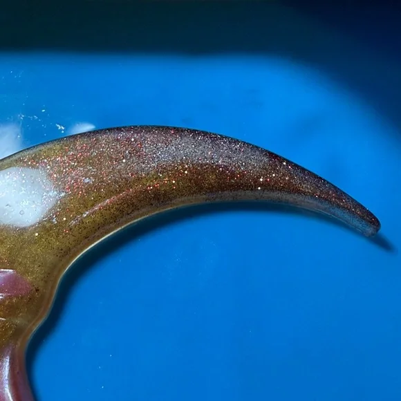 Unique Resin Gold Crescent (Left)Moon Wall Decor - Picture 5 of 15